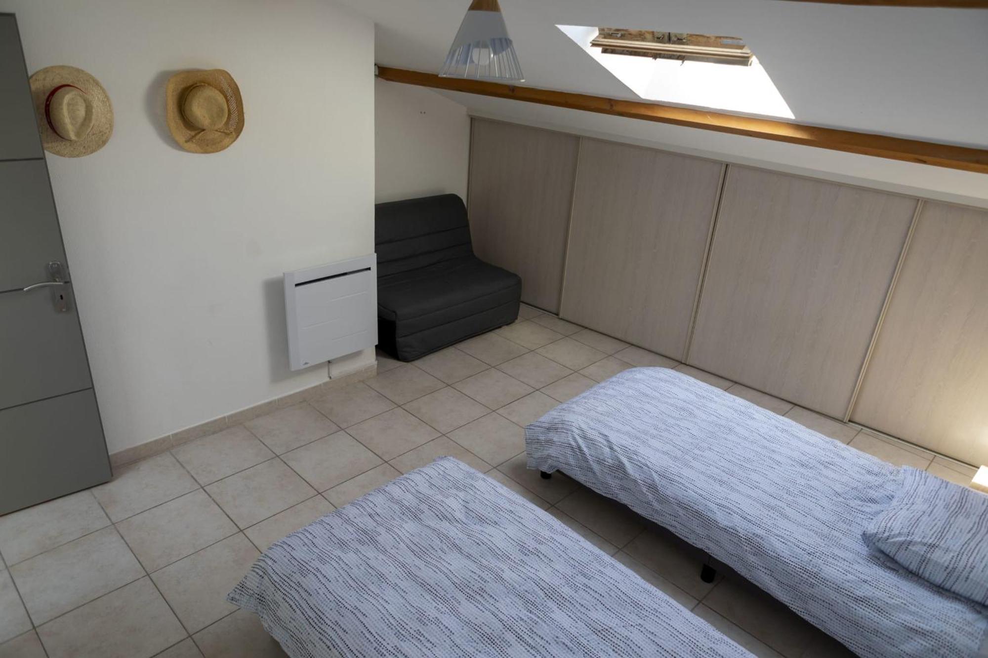 Spacious Duplex With South-facing Terrace